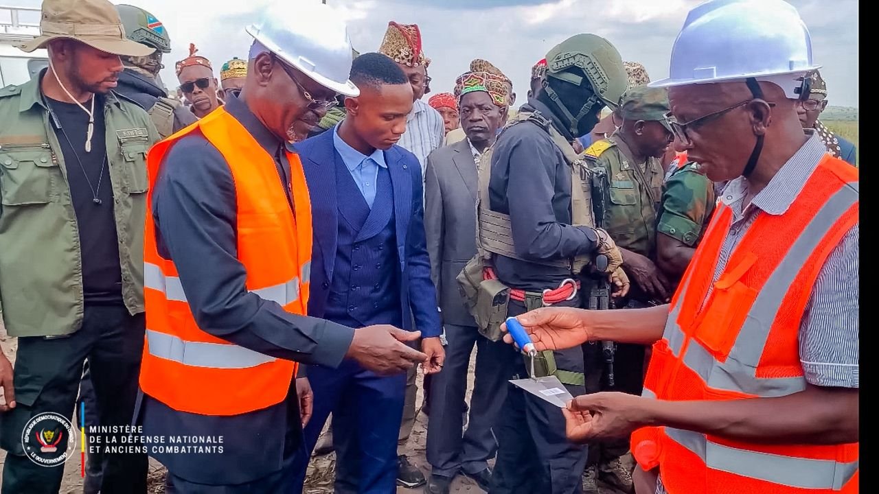Modernisation des infrastructures militaires en RDC : Guy Kabombo à MBUJI-MAYI pour poser la première pierre