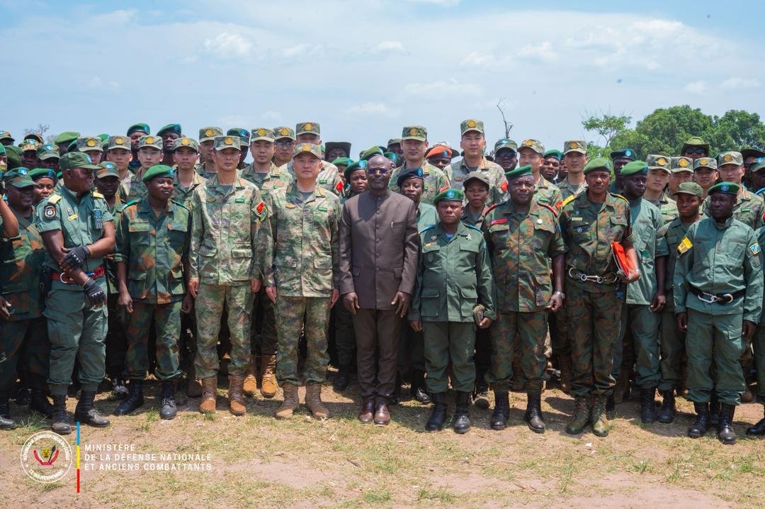 Haut-Lomani: Le VPM Kabombo Muadiamvita inspecte le Centre d’Instruction de Kamina