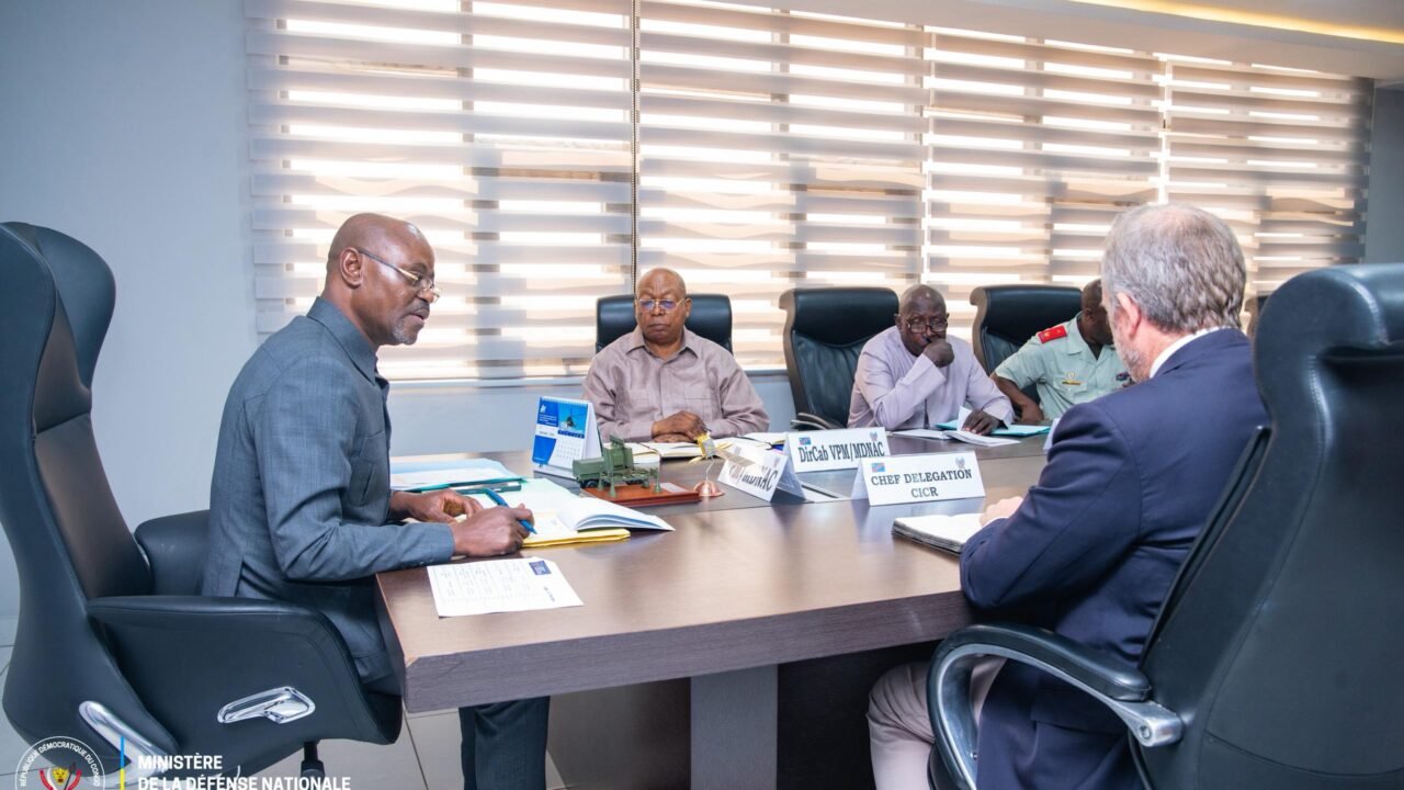Est de la RDC: Libération des prisonniers de guerre au centre des échanges entre Guy Kabombo et la délégation de CICR