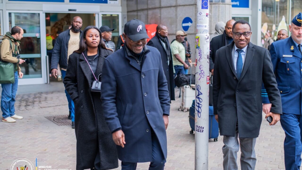 Coopération militaire RDC–Belgique : Guy Kabombo en mission stratégique à Bruxelles