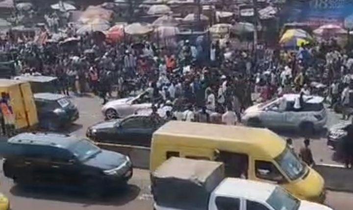 Kinshasa rejette le silence imposé