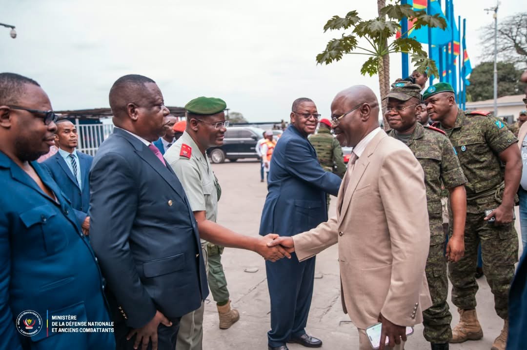 Tension évitée sur le fleuve Congo : Kinshasa et Brazzaville apaisent les esprits après un incident naval à Makoloko
