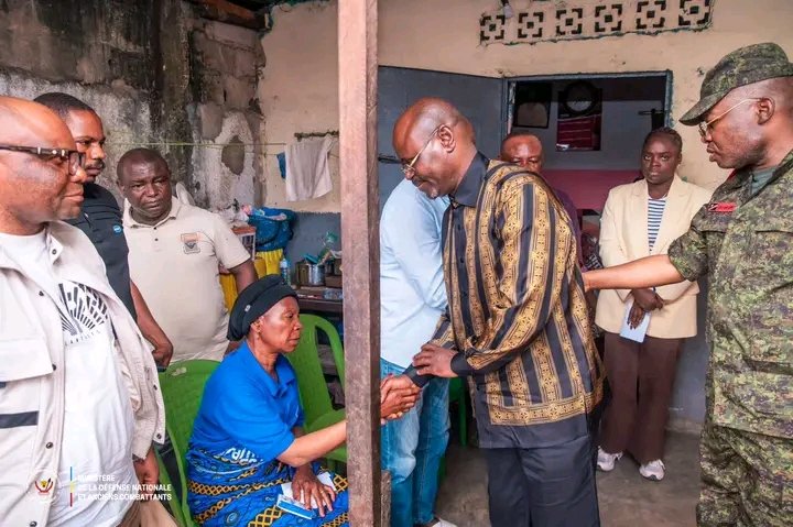 CRASH DE KENGE : Guy Kabombo au chevet des familles, les  Fardc solidaires  dans l&rsquo;épreuve