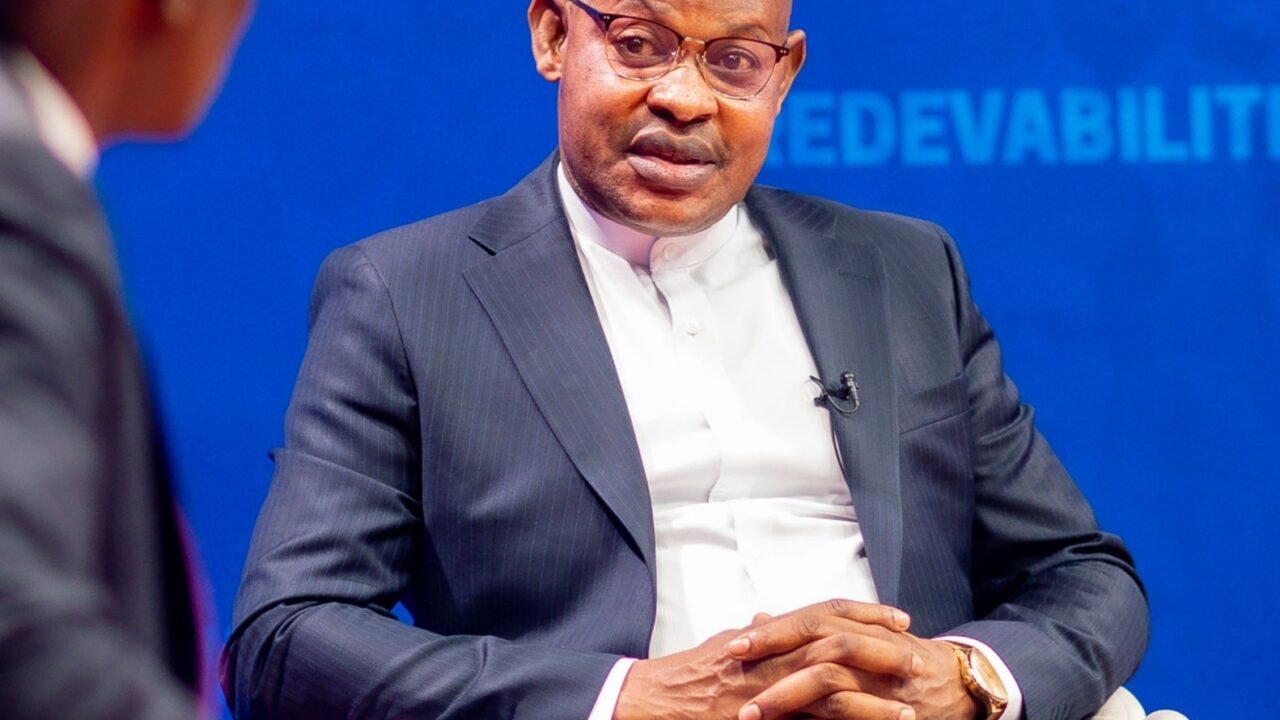 Création d’emplois en RDC : le ministre Ferdinand Massamba dresse un bilan d’étape jugé prometteur et fixe les priorités