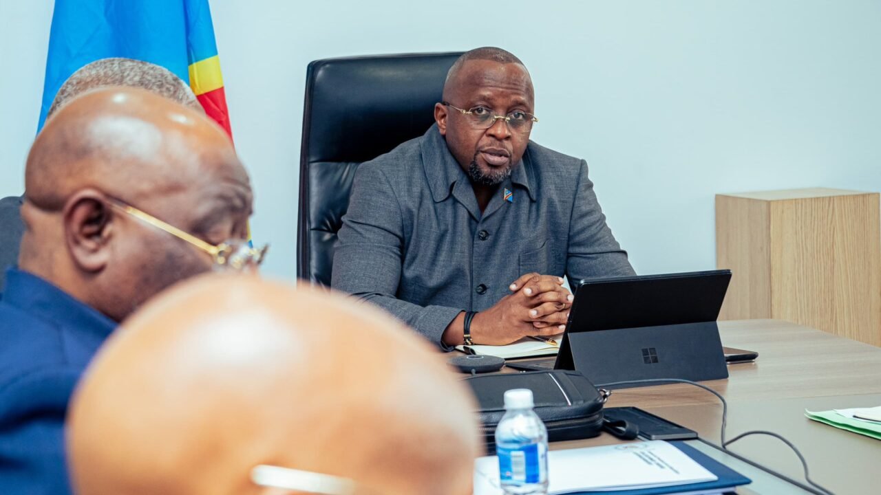 Secteur minier en RDC : Jacquemain Shabani durcit le ton contre la fraude et l’occupation illégale des sites par des hommes en uniforme