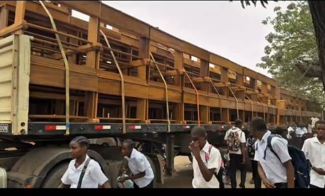 MASINA : Coup de  tonnerre à la rentrée scolaire , 600 bancs-pupitres pour sauver deux écoles de la  Tshangu