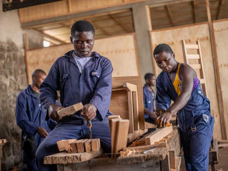 Changement de cap dans la Formation Professionnelle : Du diplôme théorique au métier réel